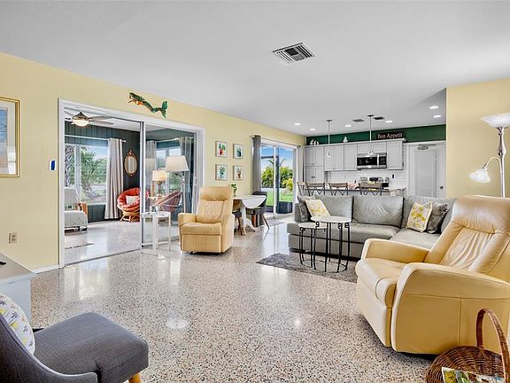 5th image of 223 Roberts Rd