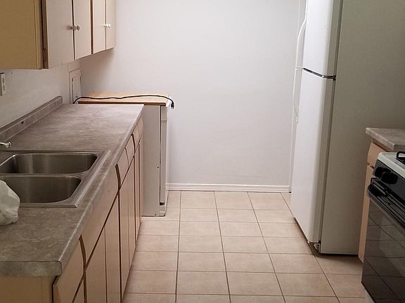 5th image of 212 Espana Ln