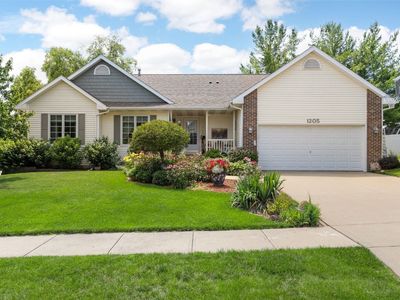 1205 Waldenwood Ln NE, Cedar Rapids, IA, 52402