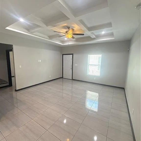 809 E La Cantera Ave #4 — Photo 2