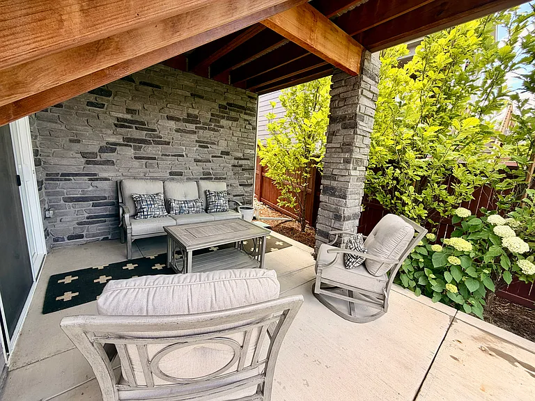 1820 Hydrangea Dr — Photo 27