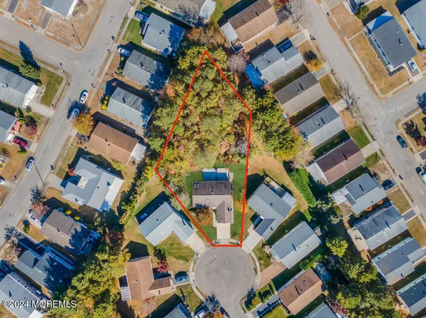 23 Lyford Court, Toms River, NJ 08757