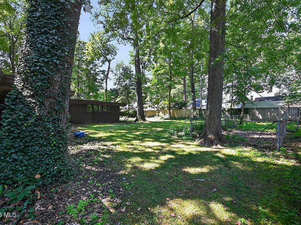 19th image of 4723 Oakridge Dr