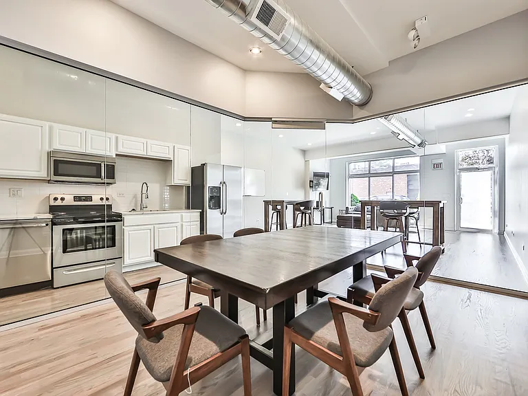 517 N Racine Ave #1 — Photo 7