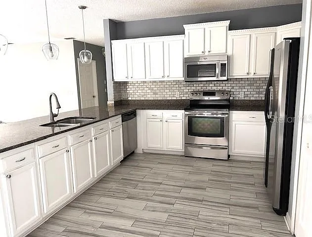 843 Ognon Ct — Photo 2