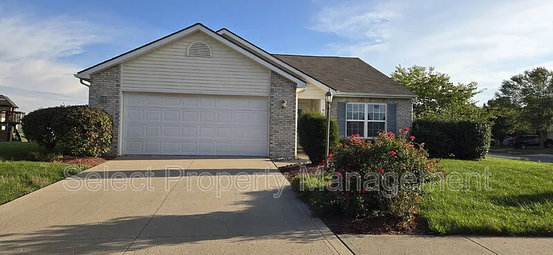 3 bed, 2.0 bath, 1530 sqft, $1,649 — Photo 2