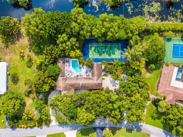 4020 NW 101st Dr, Pompano Beach, FL 33065