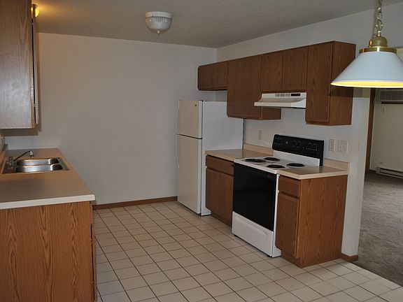 4th image of 602 E 2nd St #1-8