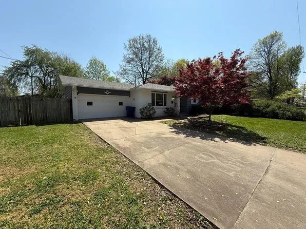 1208 S Cedarbrook Avenue, Springfield, MO 65804
