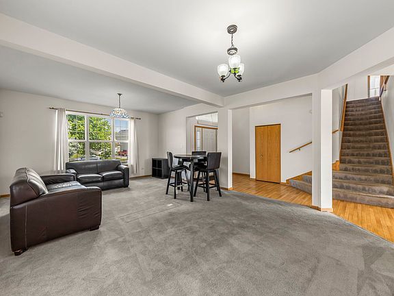 5th image of 2414 Boxwood Ln