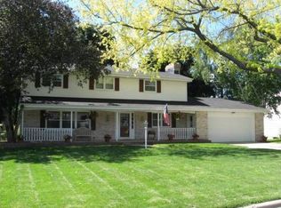 3024 Waubenoor Dr, Green Bay, WI 54301