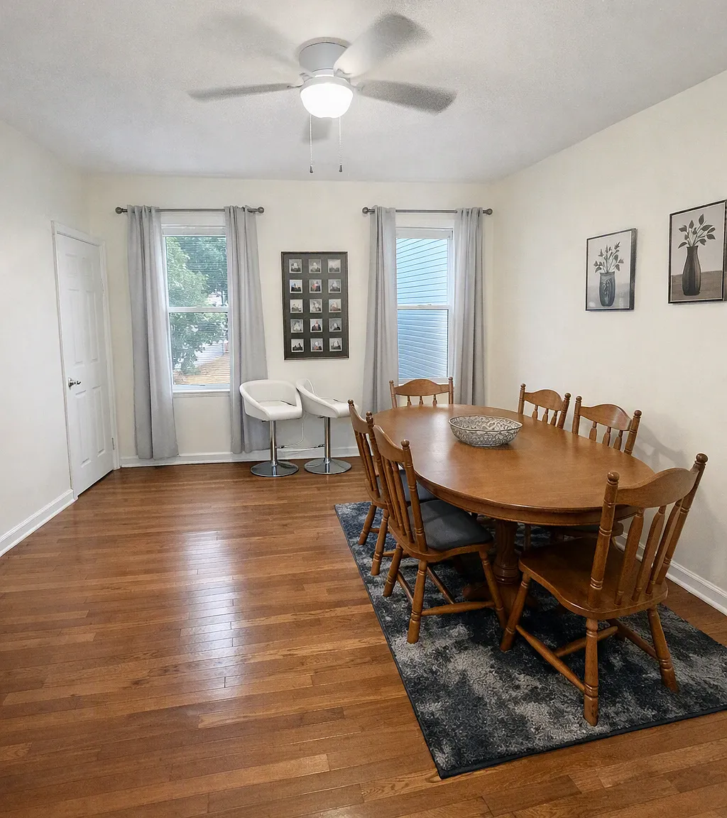 3 bed, 1200 sqft, $2,100 — Photo 2
