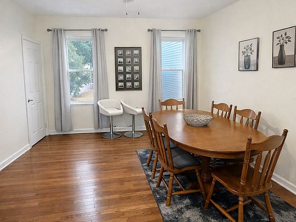 2nd image of 26 Hammond St #2