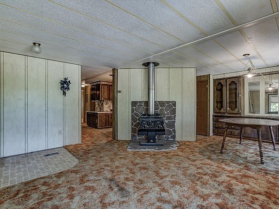 4th image of 835 Dewitt Park Rd