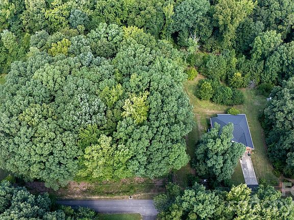 3rd image of 1865 Plyler Rd