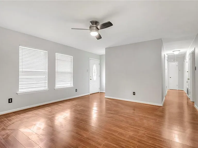 2316 Woodland Rd — Photo 9