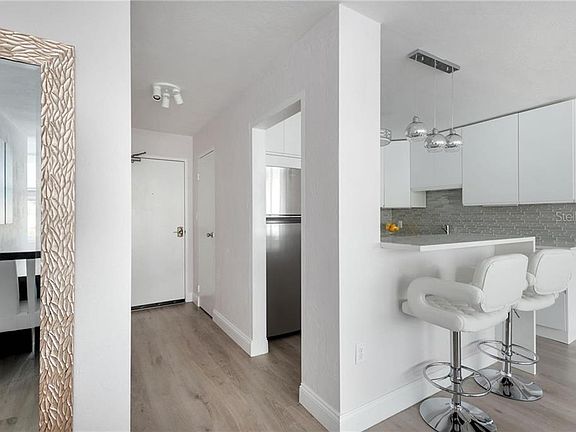 4th image of 841 4th Ave N APT 24