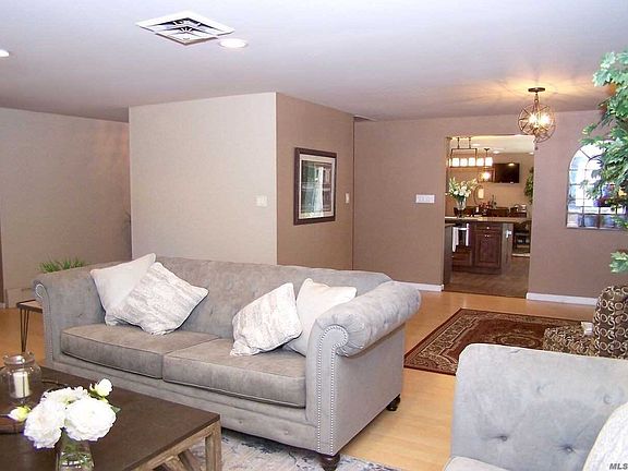 5th image of 2 Bucknell Ln