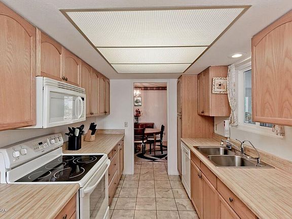 3rd image of 2242 Jaguar Ln