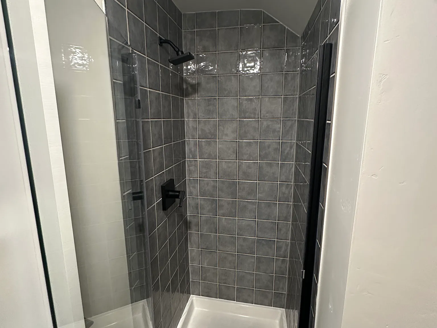3 bed, 2000 sqft, $1,300 — Photo 2