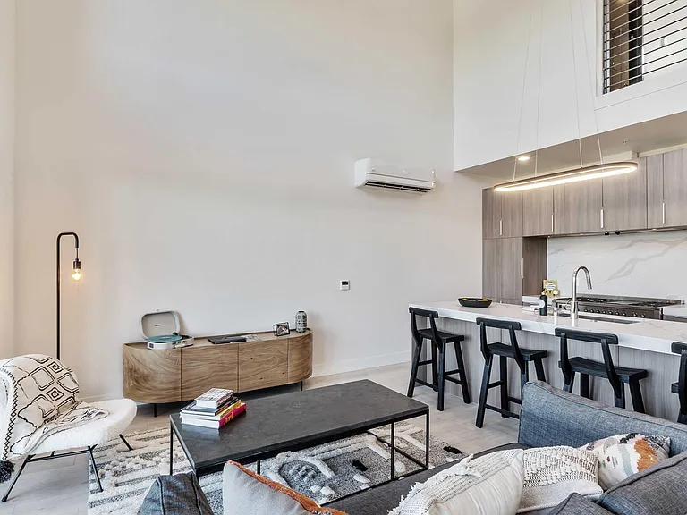 1430 Q Apartments — Photo 4