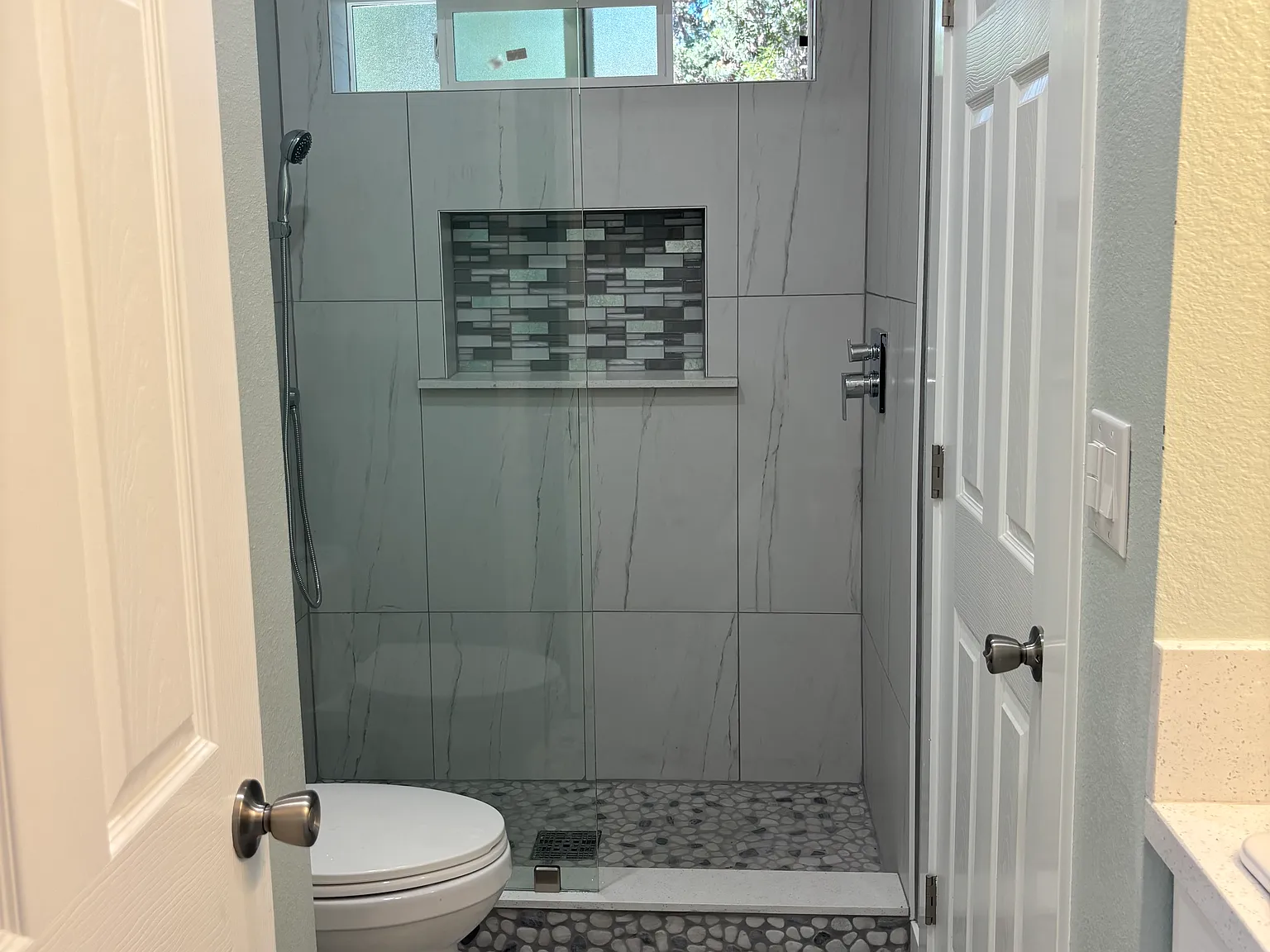 2 bed, 750 sqft, $2,800 — Photo 4