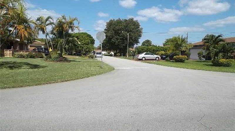 2nd image of 8755 N Crescent Dr