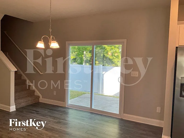 5517 Cobblestone Glen Dr — Photo 3