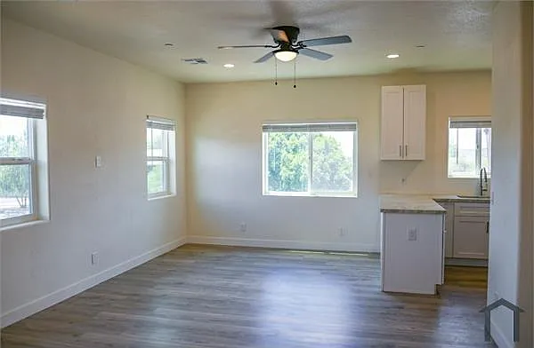 2 bed, 930 sqft, $1,930 — Photo 4