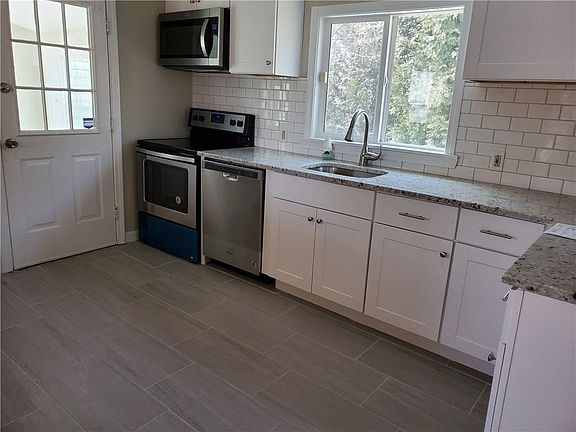 4th image of 16 Palm St