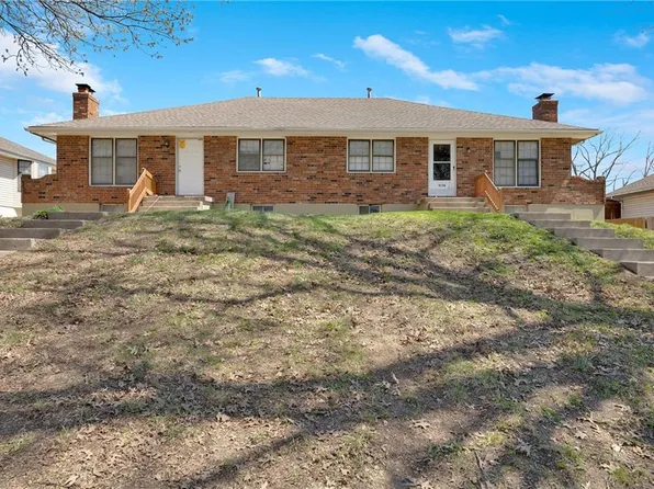 815 NW Valley Woods Dr, Grain Valley, MO 64029