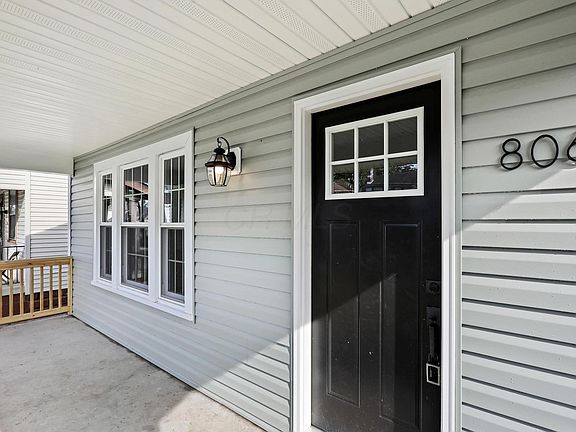 3rd image of 806 Stewart Ave