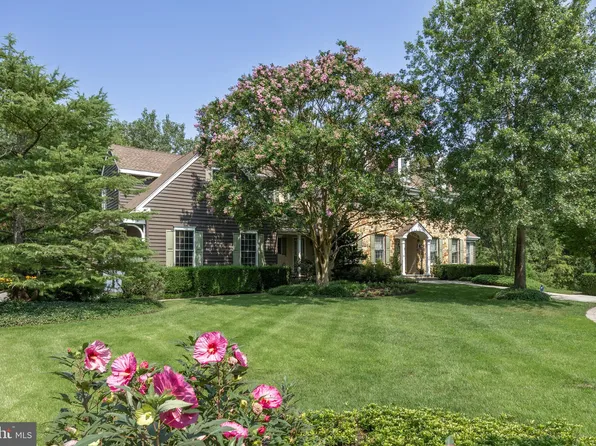 693 Garwood Rd, Moorestown, NJ 08057