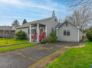 708 7th Ave, Sweet Home, OR 97386