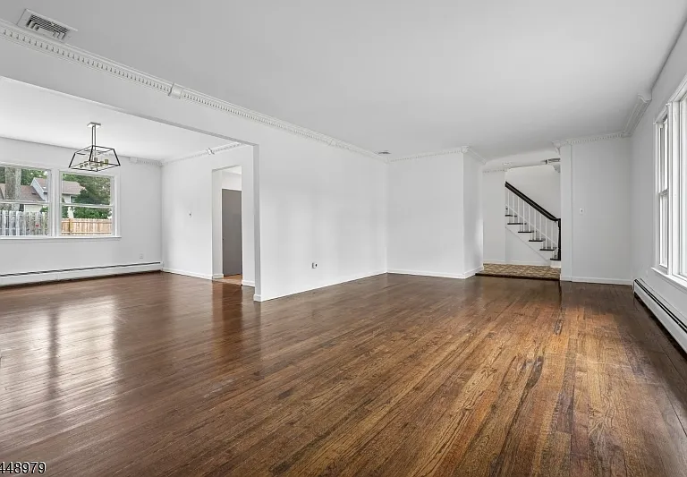 54 Canterbury Dr — Photo 5