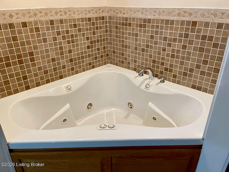 9019 Brandywyne Dr — Photo 29