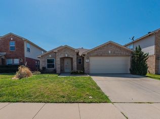 3909 Mantis St, Fort Worth, TX 76106