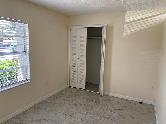 2nd image of 1136 Woodman Way Unit 3