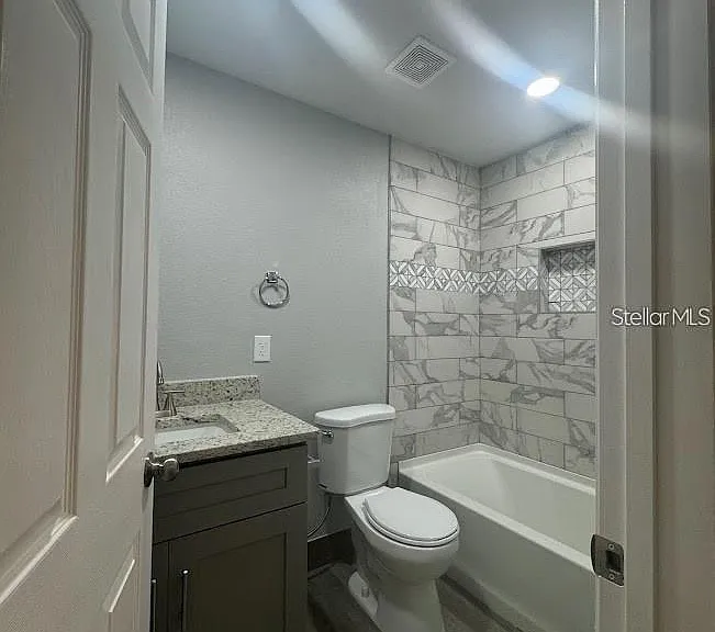 1916 Verano Dr #1916B — Photo 7