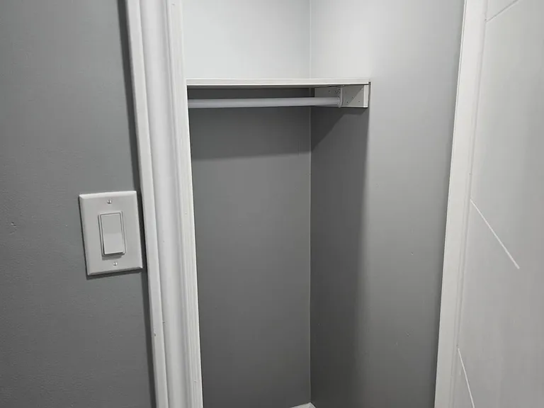 306 Bessborough Dr — Photo 10