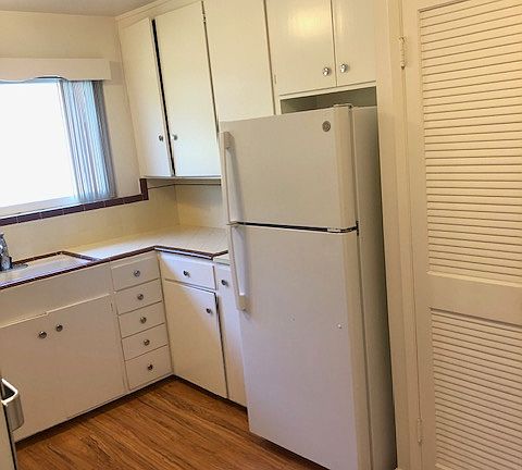2nd image of 751 Roble Ave APT 4