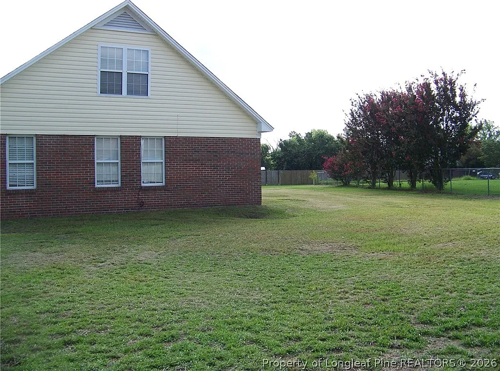 3 bed, 2.0 bath, 1580 sqft, $1,950 — Photo 4