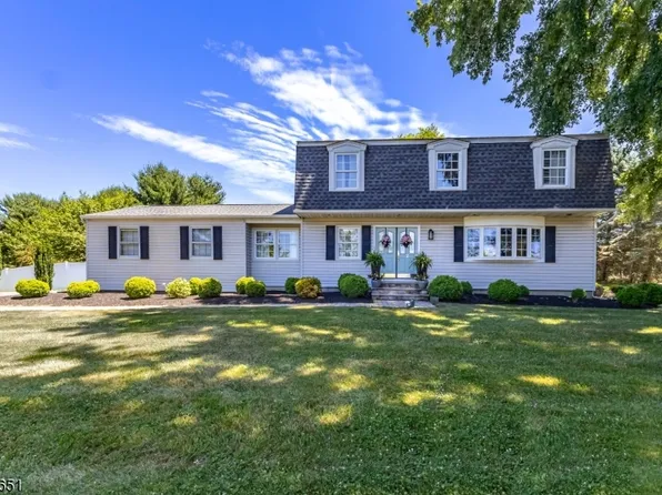 2 Quail Run, Washington Twp., NJ 07853