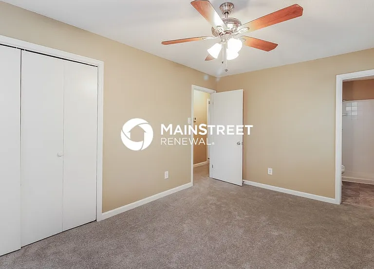 3012 Manchester Dr — Photo 4