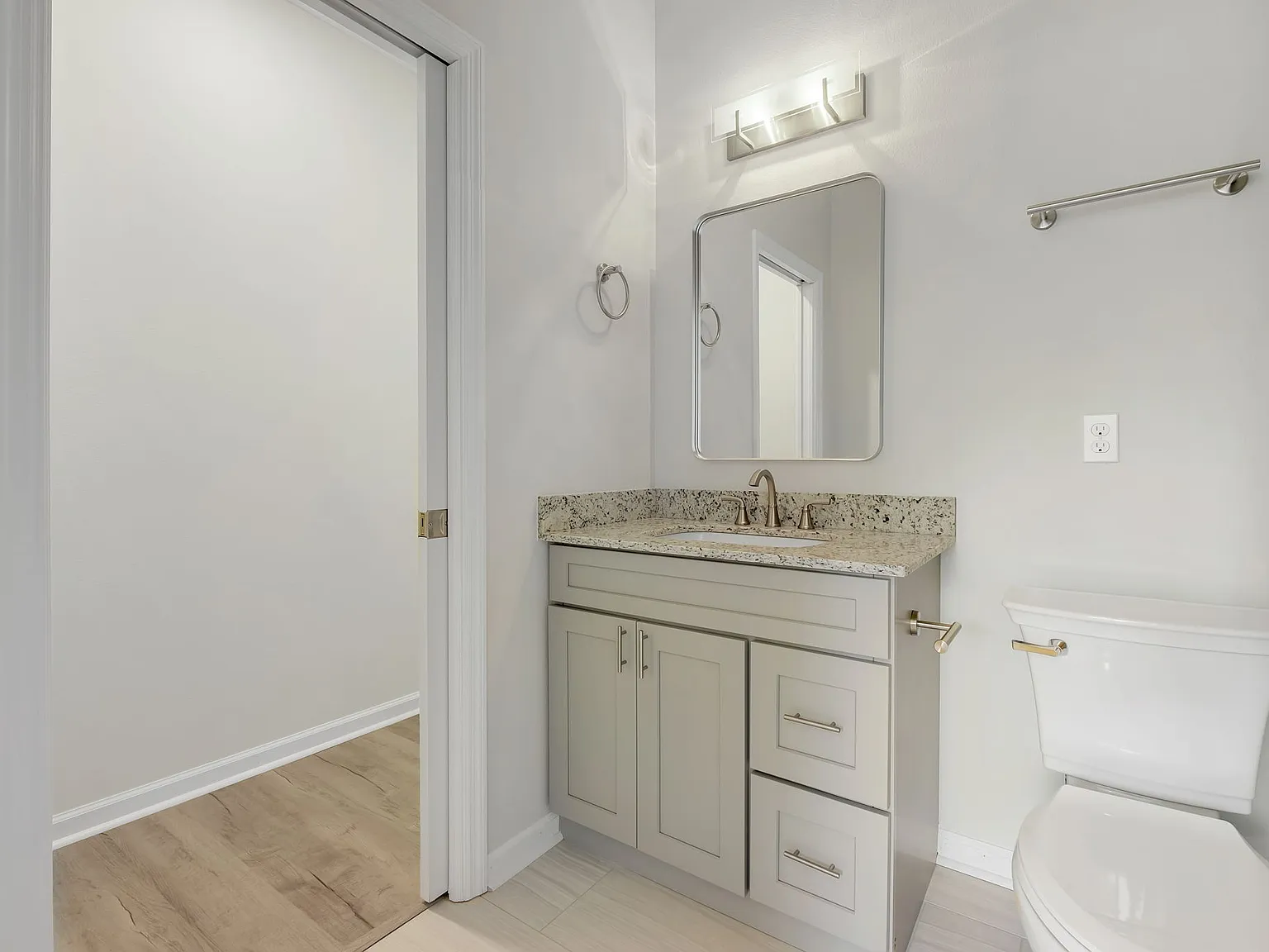 4 bed, 3.5 bath, 1841 sqft, $2,399 — Photo 3