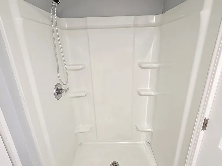 79 Newell St 1stFlr 2B/1B FreshPaint PrivEntry! Laundry! Prkg NOPets — Photo 10