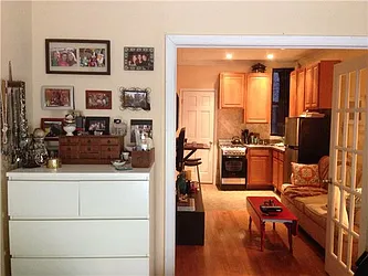 Rented by R New York