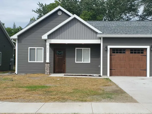 802 E North St, Greenville, MI 48838