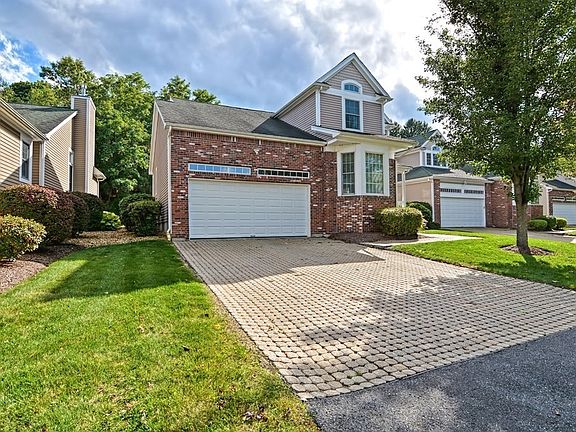 2nd image of 25 Rose Ct Unit 25
