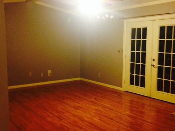 2nd image of 4700 Sunbury Dr